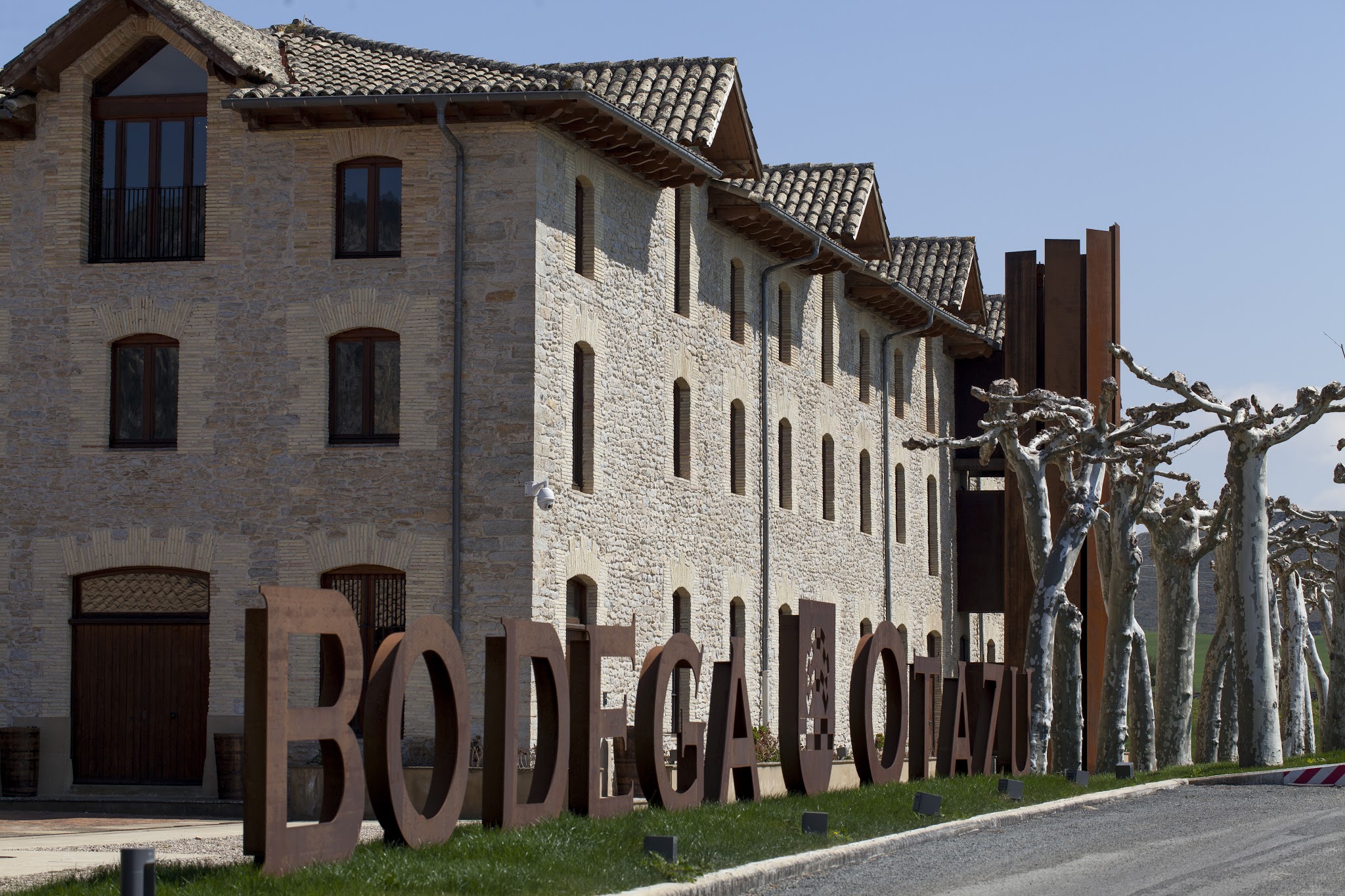 Bodegas Otazu llega a la televisión china