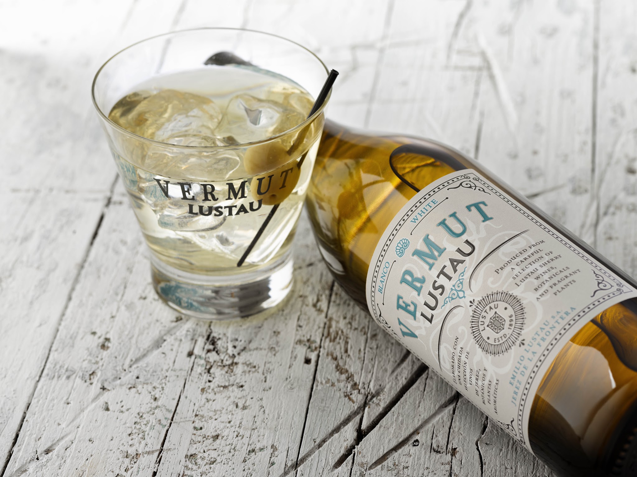 El nuevo vermut blanco de Bodegas Lustau