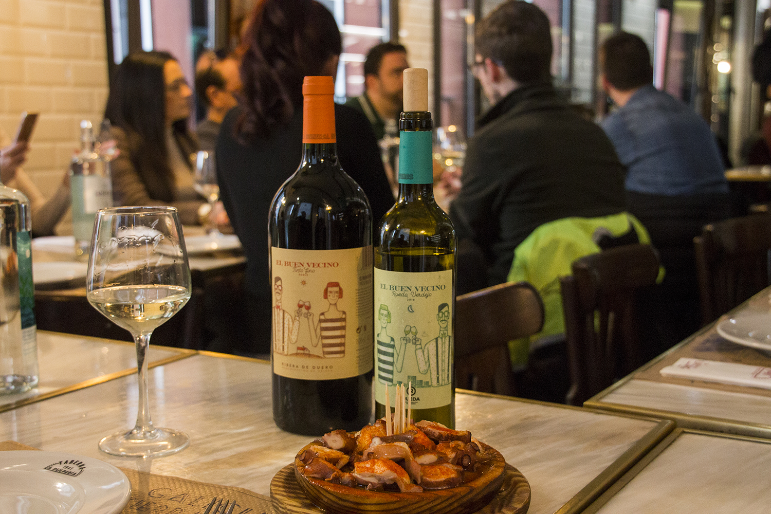 El Buen Vecino, arte y vino en un solo brindis