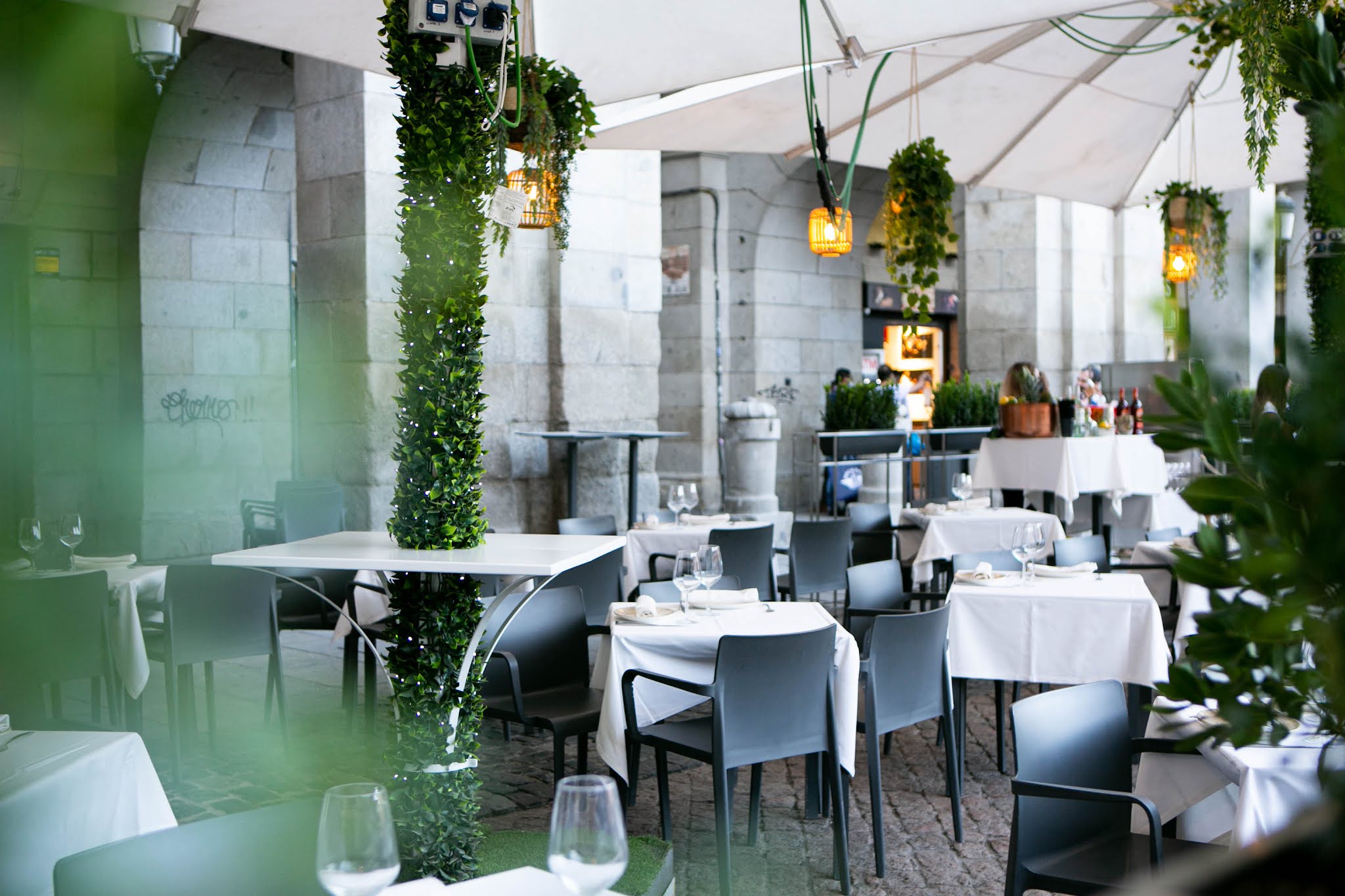 Arrabal renueva su terraza y su propuesta gastronómica